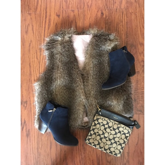 Jackets & Blazers - 🌷3/$10 • NWOT Faux Fur Vest